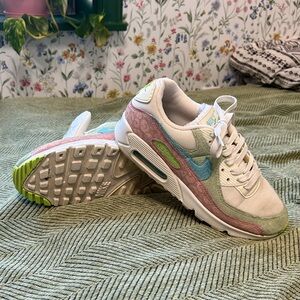 Nike Air tennis shoes